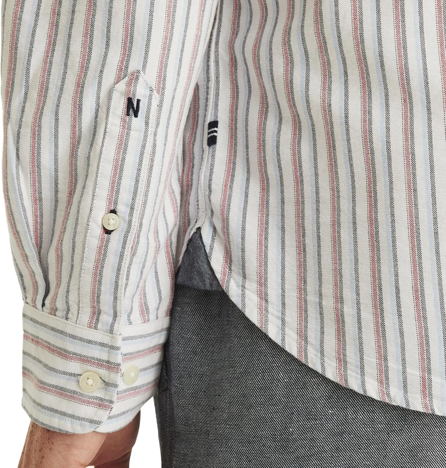 NAUTICA Men's Classic Fit Long Sleeve Button Down Shirt